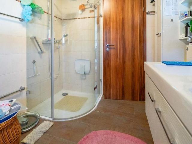 Attraktive 3,5 Zimmer Wohnung mit Tiefgaragenstellplatz