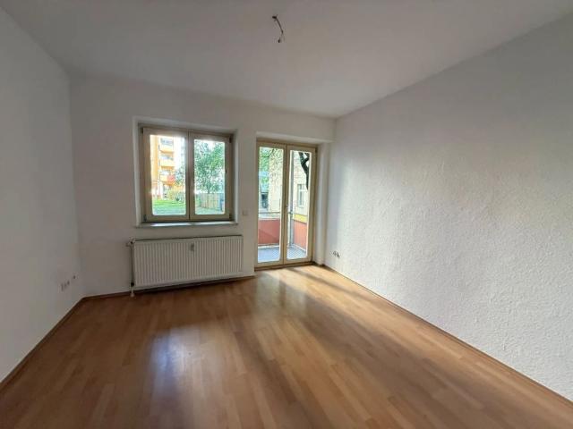 Attraktive 3 Raum Wohnung mit Balkon im Hochparterre