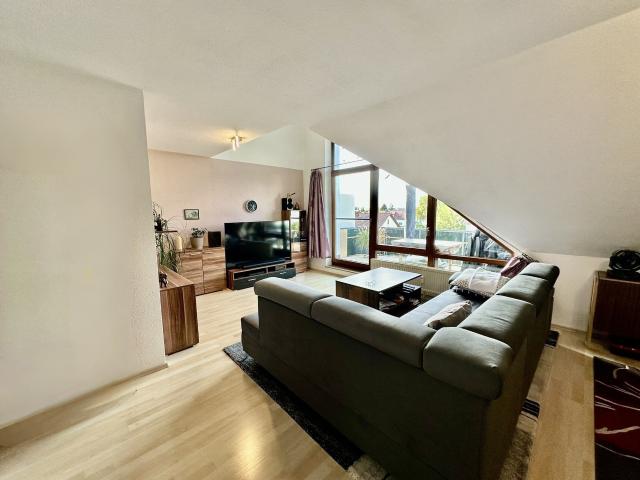 Attraktive 3 Zi. Wohnung mit sonniger Loggia in Siegelsbach!