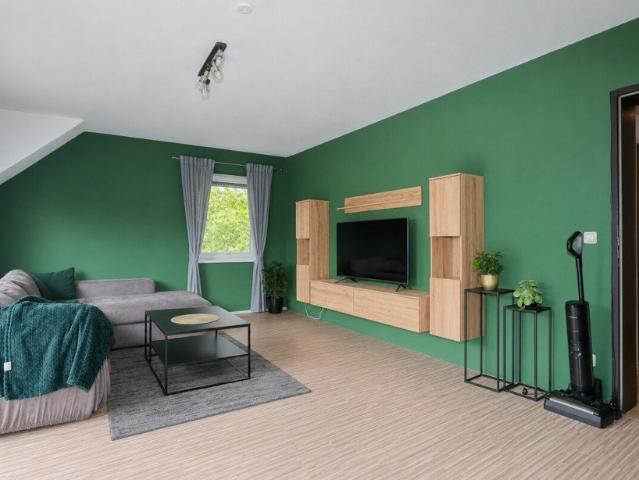 Attraktive 3 Zimmer Dachgeschosswohnung mit Balkon in Mönchengladbach Lürrip