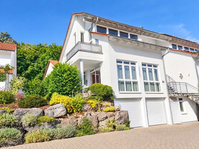 Attraktive 3 Zimmer Dachgeschosswohnung mit Garage in Nagold