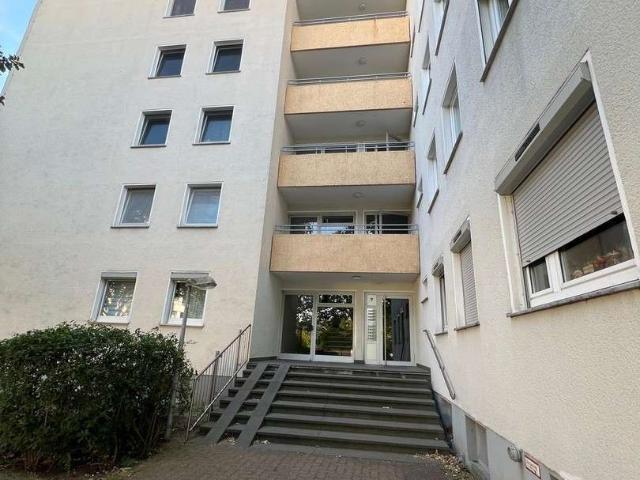 Attraktive 3 Zimmer Erdgeschosswohnung mit Balkon in Laatzen ideal als Kapitalanlage
