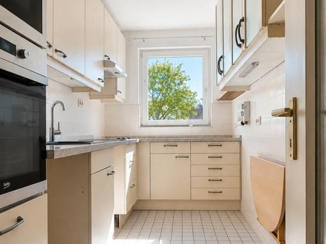 Attraktive 3 Zimmer Erdgeschosswohnung mit Balkon und Tiefgaragen