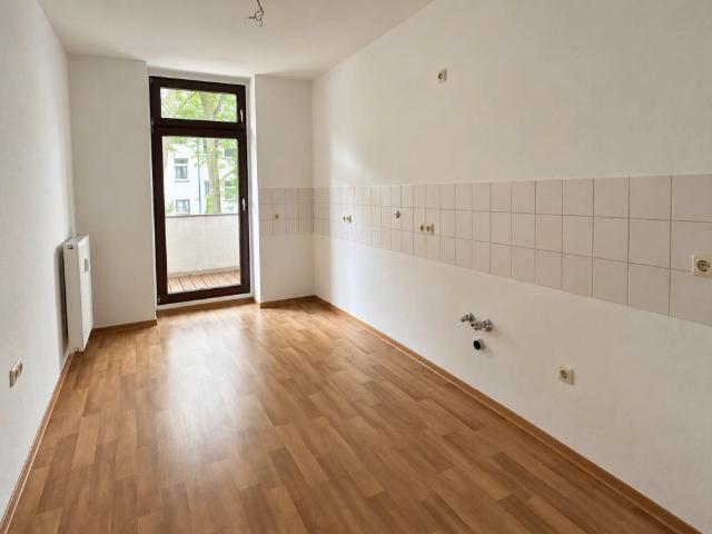 Attraktive 3 Zimmer Erdgeschosswohnung mit Balkon und großem Kellerabteil in Stadtfeld Ost