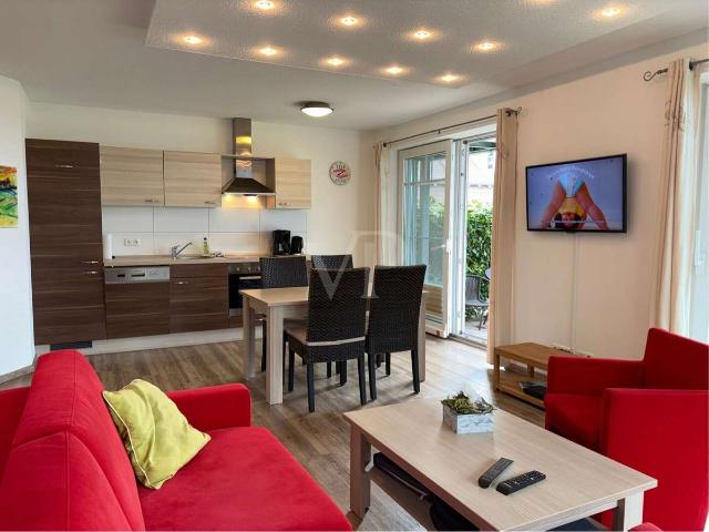 Attraktive 3 Zimmer Erdgeschosswohnung mit Terrasse in Hafennähe – Ferienwohnung zum Wohlfühlen