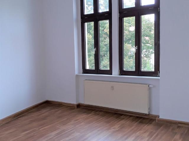 Attraktive 3 Zimmer Wohnung im 2.OG mit Tageslichtbad nahe dem Dom in Wurzen!