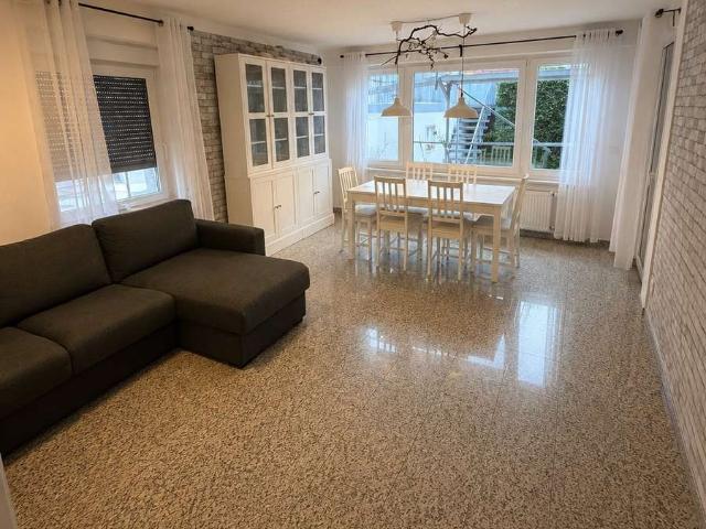 Attraktive 3 Zimmer Wohnung im EG, modernisiert 2018 Provisionfrei !
