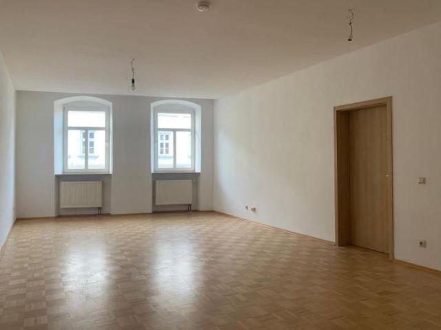 3 Zimmer Wohnung Stadtwohnung in Hof/Saale ca. 127 m² WFL 2. OG mit Aufzug