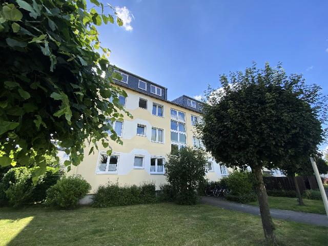 Attraktive 3 Zimmer Wohnung mit Balkon und Außenstellplatz im Hildener Norden!