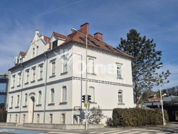 Attraktive 3 Zimmer Wohnung mit Balkon und Grünblick in zentrumsnaher Lage