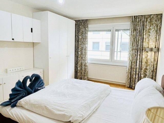 Attraktive 3 Zimmer Wohnung mit LOGGIA und GARAGENSTELLPLATZ