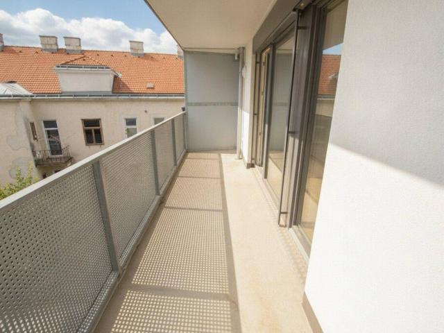 Attraktive 3 Zimmer Wohnung mit Loggia nahe Denglerpark
