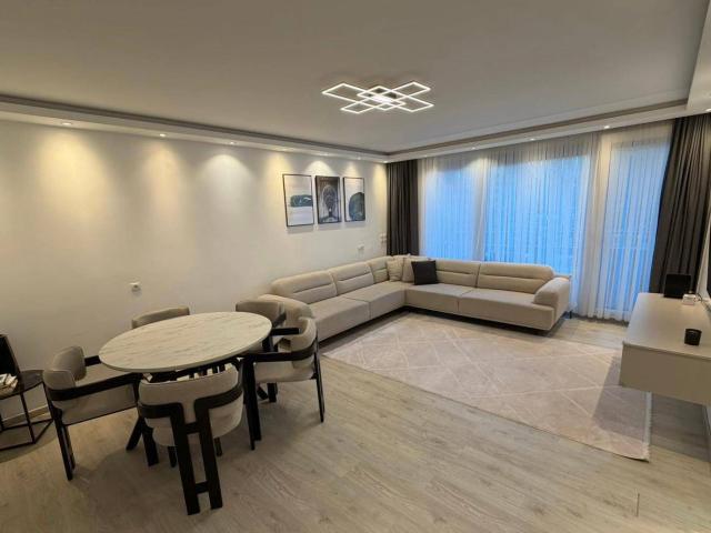 Attraktive 3 Zimmer Wohnung mit sonniger Terrasse und Tiefgaragenplatz