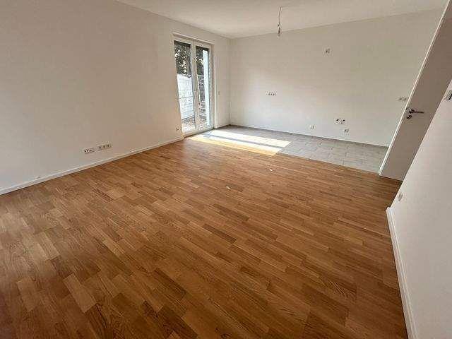 Attraktive 3 Zimmer Wohnung mit Terrasse und Garten zu vermieten!