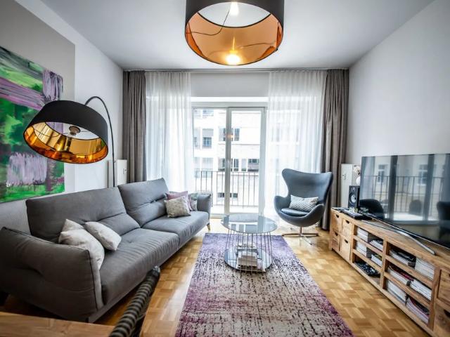 Attraktive 3 Zimmer Wohnung mit 2 Balkonen im Lehel
