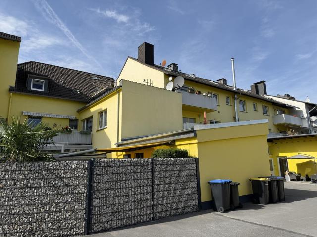 Attraktive 3 Zimmerwohnung mit besonderem Grundriss, modernisiertem Wohnkomfort und eigener Garage