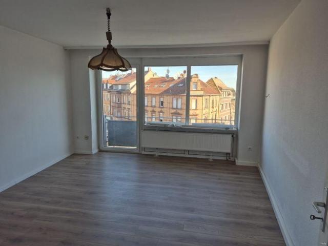 Attraktive 3 ZKB Balkon Wohnung mit guter Raumaufteilung zum fairen Preis !