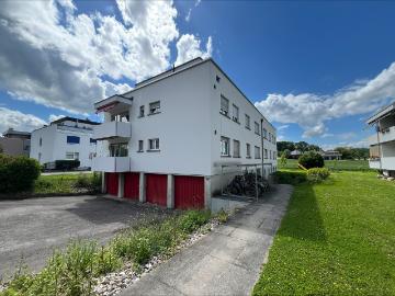 ATTRAKTIVE 4.5 ZIMMERWOHNUNG AN RUHIGER LAGE IN REINACH