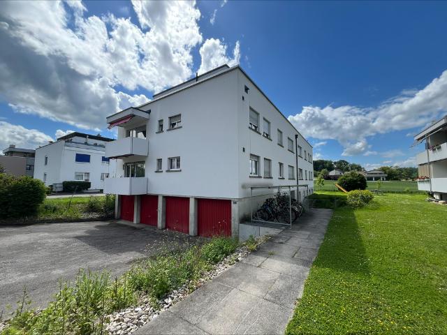 ATTRAKTIVE 4.5 ZIMMERWOHNUNG AN RUHIGER LAGE IN REINACH