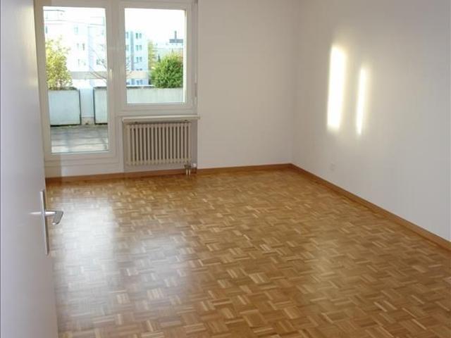 Attraktive 4.5 Zimmer Attikawohnung im 5. Obergeschoss in Glattbrugg