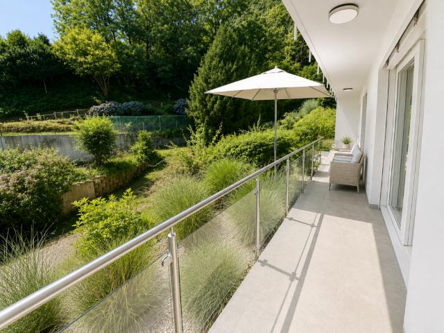 Attraktive 4,5 Zimmer Gartenwohnung in Manno grosszügiger Wohnkomfort mit privatem Garten