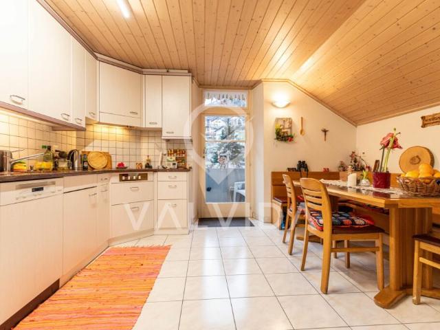 Attraktive 4.5 Zimmer Dachwohnung in zentraler Lage