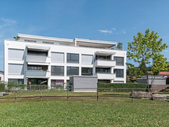 Attraktive 4.5 Zimmer Wohnung mit Balkon und Loggia