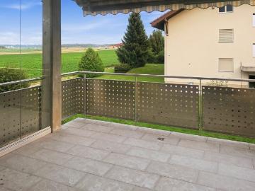 Attraktive 4.5 Zimmer Wohnung mit sonnigem Balkon