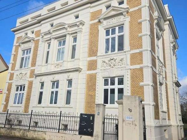 Attraktive 4 5 Raum Wohnung in Magdeburg Alt Olvenstedt in einer Villa