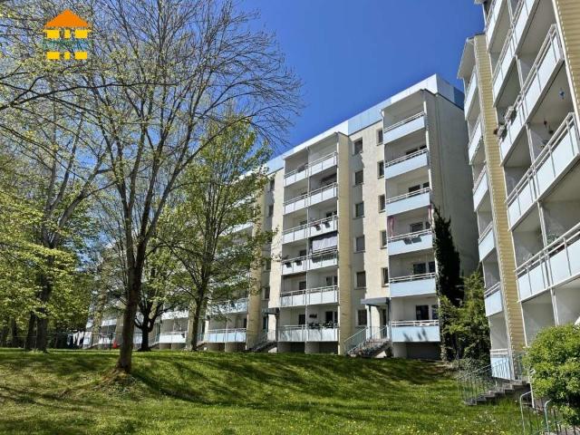 Attraktive 4 Raum Wohnung mit Loggia und schönem Ausblick – langfristig vermietet