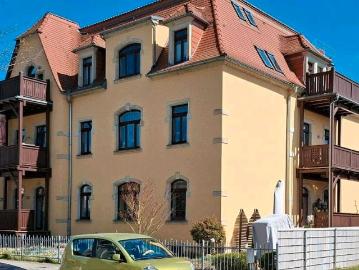 Attraktive 4 Raum Wohnung + Balkon in charismatischer Stadtvilla
