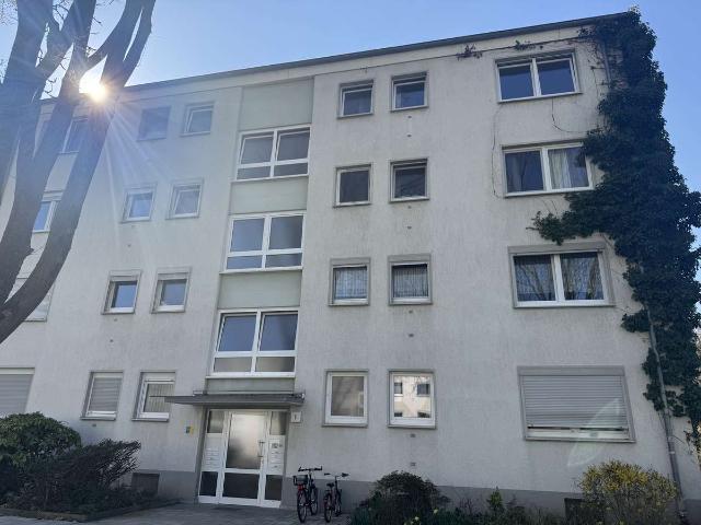 Attraktive 4 Zimmer Eigentumswohnung mit Balkon in gepflegter Wohnanlage