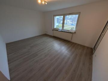 Attraktive 4 Zimmer Erdgeschosswohnung mit großem Balkon in Oldenburg Ohmstede