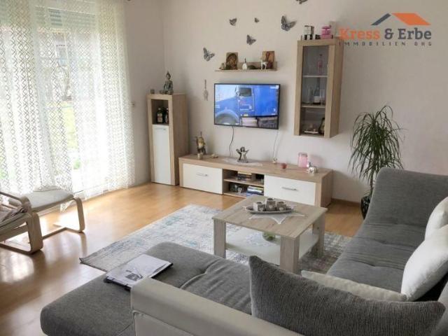 Attraktive 4 Zimmer Erdgeschosswohnung mit Terrasse und Gartennutzung