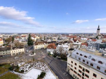 Attraktive 4 Zimmer Stadtwohnung mit Loggia und Spielplatzanlage