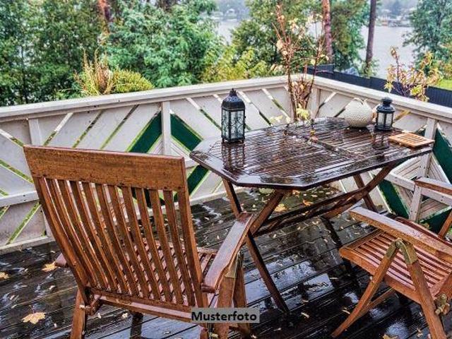Attraktive 4 Zimmer Wohnung mit Balkon
