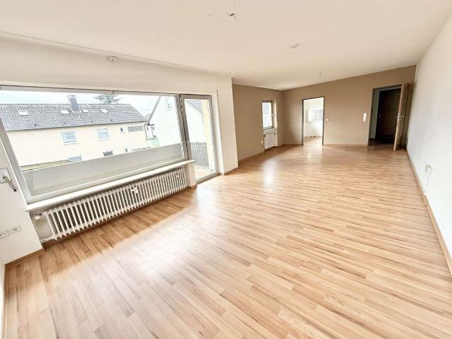 Attraktive 4 Zimmer Wohnung mit Balkon am See