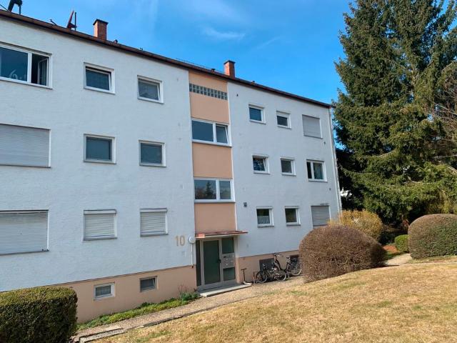 Attraktive 4 Zimmer Wohnung mit Balkon, Garage und Hobbyraum