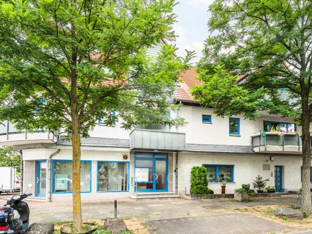 Attraktive 4 Zimmer Wohnung mit Balkon in ruhiger Lage von Köln Mauenheim!