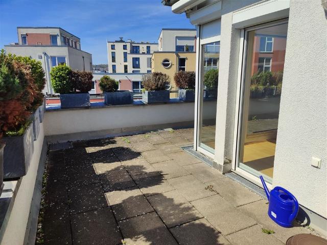 Attraktive 4 Zimmer Wohnung mit großer Terrasse in begehrter Lage