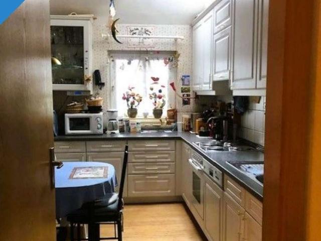 Attraktive 4 Zimmer Wohnung mit Loggia und 2 Tiefgaragenstellplätzen in Burgthann