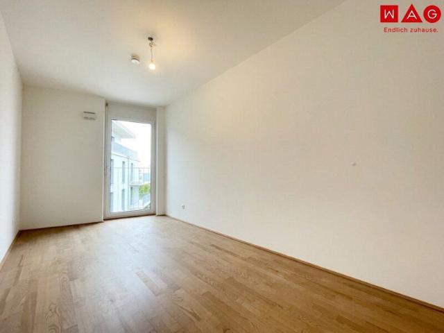 Neue 4 Zimmer Wohnung mit Tageslichtbad!