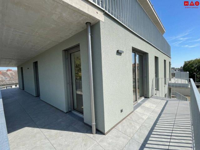 Attraktive 4 Zimmer Wohnung mit Tageslichtbad!