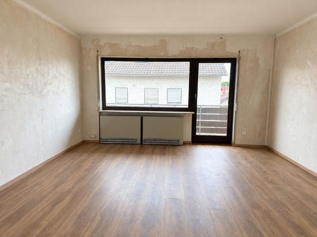 Attraktive 4 Zimmerwohnung mit Balkon in Hainstadt