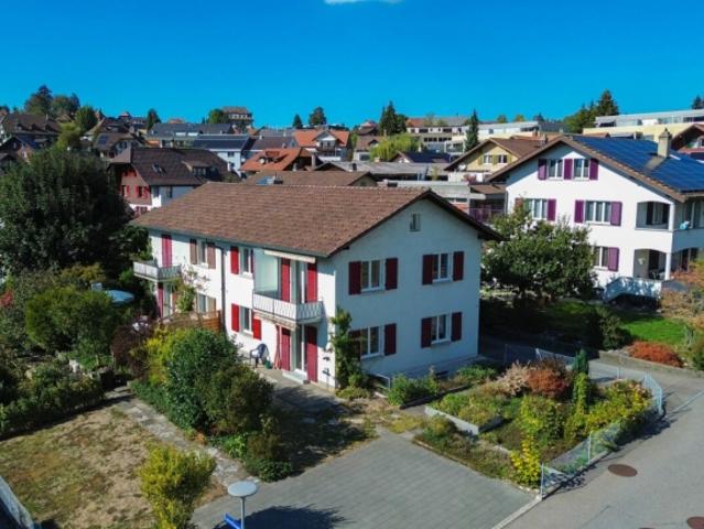 Attraktive 5.5 Zimmer Doppelhaushälfte als Ein oder Zweifamilienhaus nutzbar