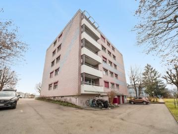 Attraktive 5.5 Zimmer Erdgeschosswohnung
