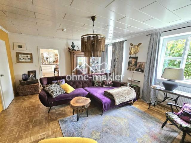 Attraktive 5 Zimmer Maisonettewohnung in Alleinlage mit eigenem Garten&Pool