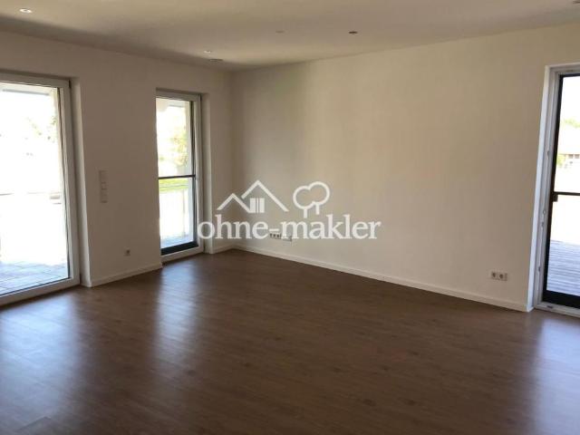 Attraktive 5 Zimmer Wohnung mit Balkon und Dachterrasse