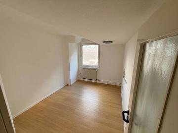 Attraktive 9 Zimmer Wohnung mit Einbauküche in zentraler Lage von Gelsenkirchen