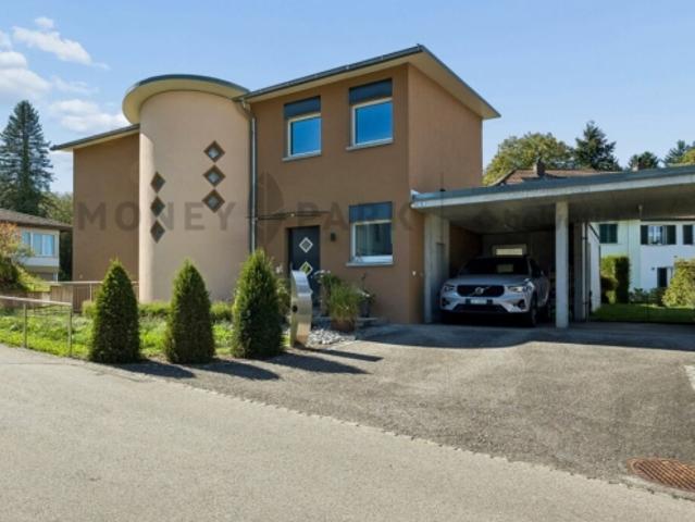 Attraktives 4.5 Zimmer Einfamilienhaus mit idyllischem Garten